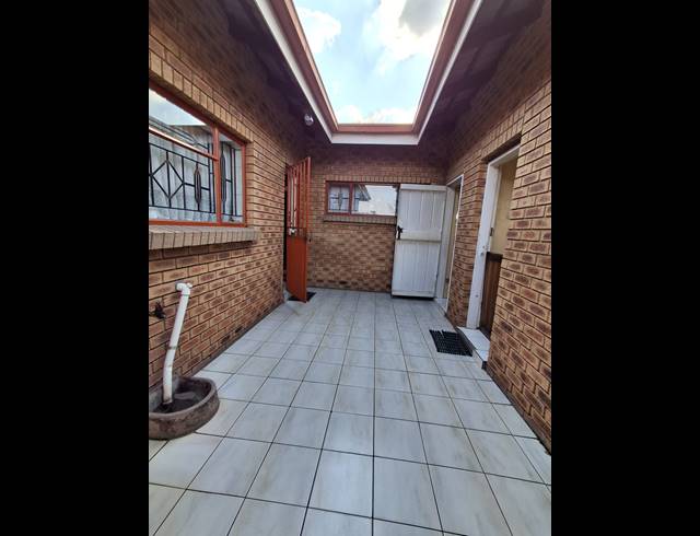 3 BEDROOM HOUSE FOR SALE IN BEDWORTH PARK